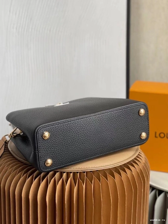 WIS CAPUCINES Louis Vuitton BB 0816